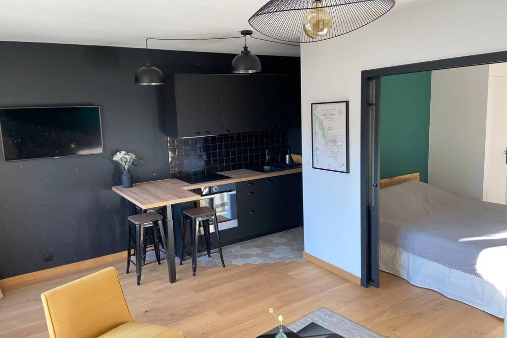 Le Clos Du Mesnil, Logement Totalement Independant Le Tourne Zewnętrze zdjęcie