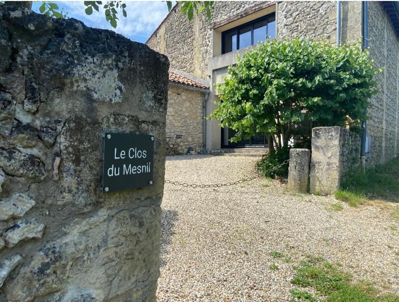 Le Clos Du Mesnil, Logement Totalement Independant Le Tourne Zewnętrze zdjęcie